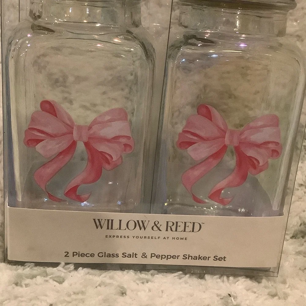 Willow & Reed Pink Ribbon Valentines Day Glass Salt Pepper Shaker Set NWT boxed - Picture 14 of 14